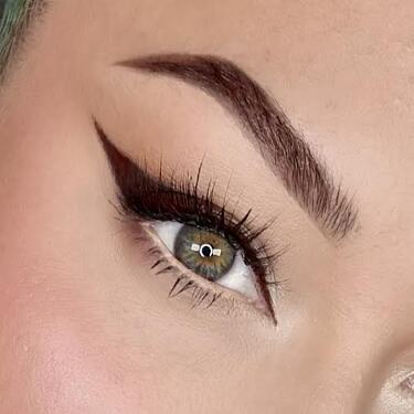 COURTNEY HOLLINS - Collaboration Lashes - *SNATCHURAL*