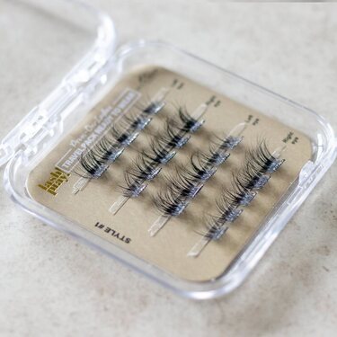 READY TO WEAR Press-on Lashes - Style #1