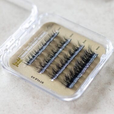 READY TO WEAR 'Plant Fibre' Press-on Lashes - Style #3