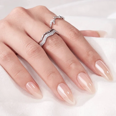 THE GOOD NAIL CO - Press-On Gel Nail Kit - HAILEY GLAZE - Medium Almond