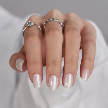 THE GOOD NAIL CO - Press-On Gel Nail Kit - WHITE GLAZE - Short Square