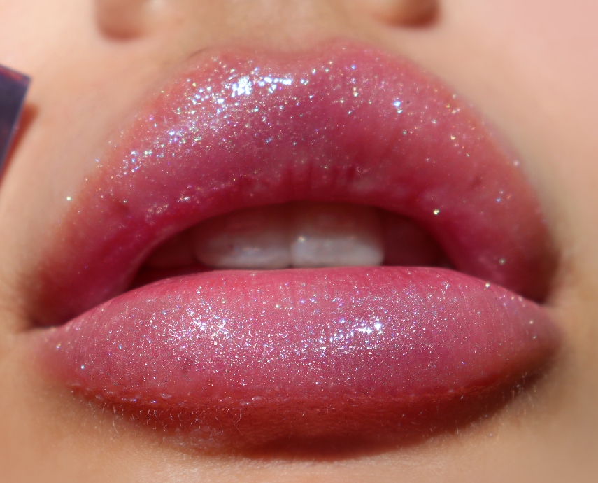 LILAC TWINKLE Lip Gloss Modelrock