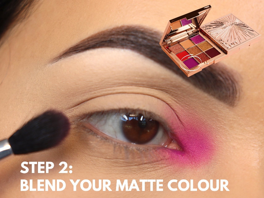 Modelrock pink eyeshadow on girl's eye inner corner