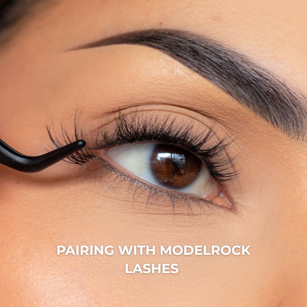 Curled false lashes