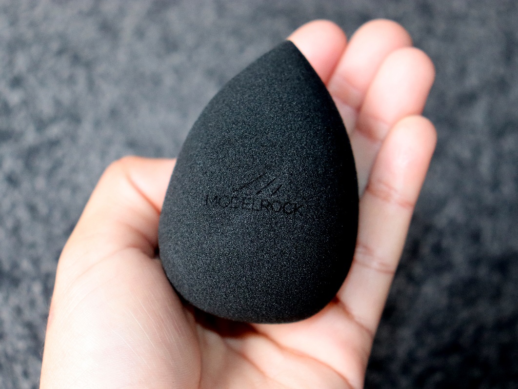 Apply with finger or damp sponge