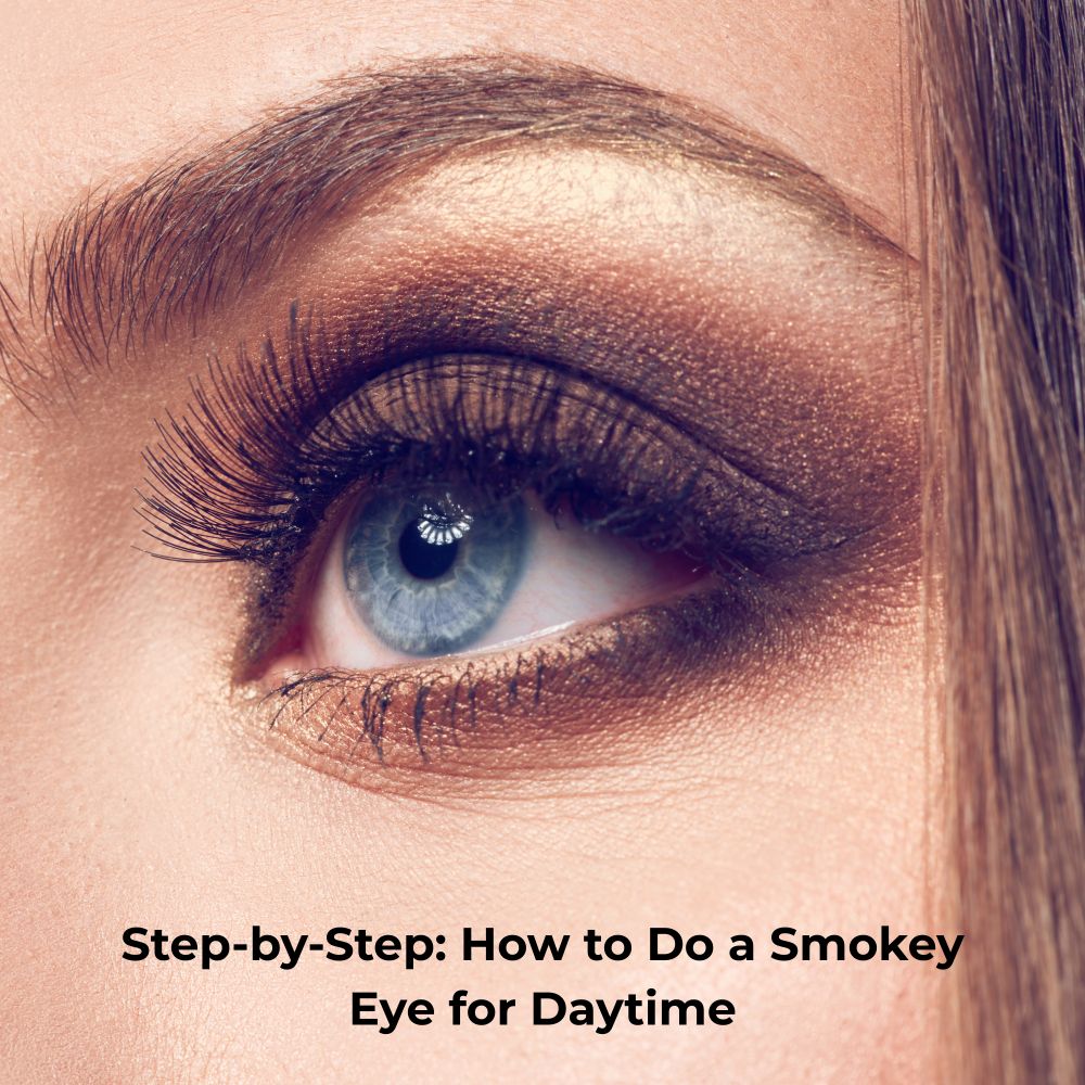 Blue eye with smokey eyeshadow. How to do smokey eyes for daytime.