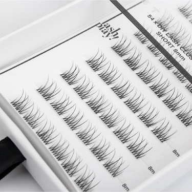 LASH PLAY - SIGNATURE CLUSTERS - The Naturals - Style // ONE - SHORT 8mm